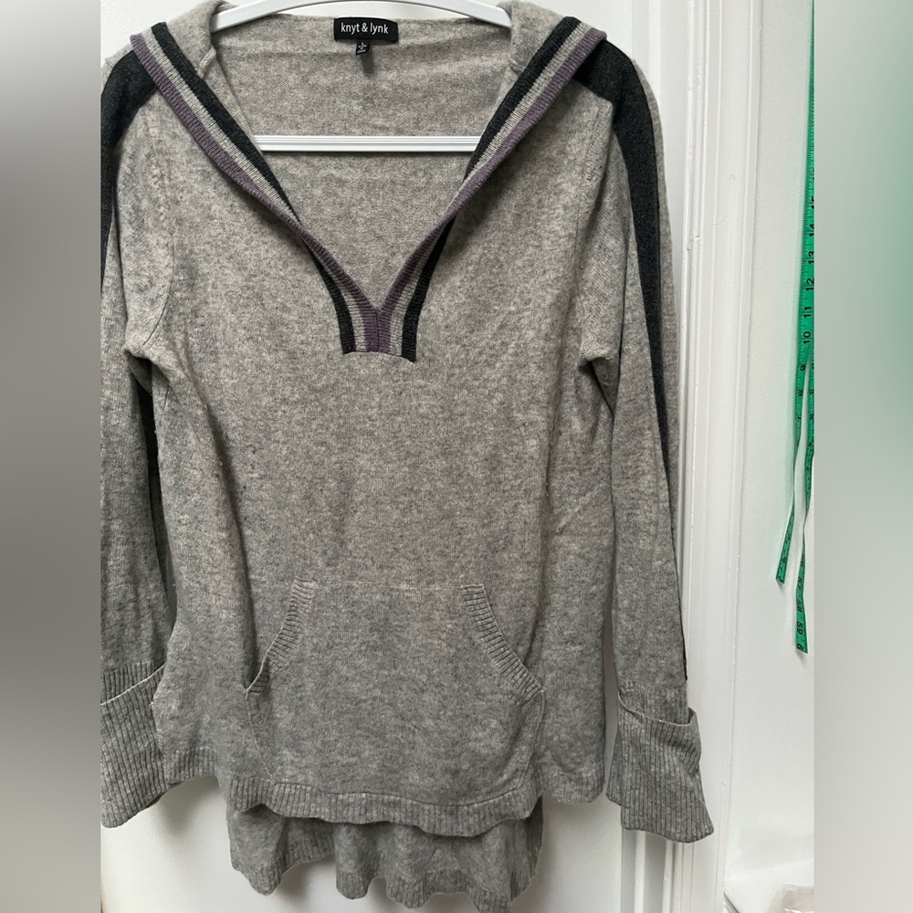 100% Cashmere hoodie sweater